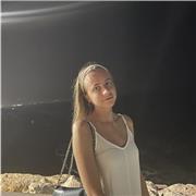 Profesora de primaria y secundaria. Ofrezco clases personalizadas adaptadas a las necesidades de cada estudiante.